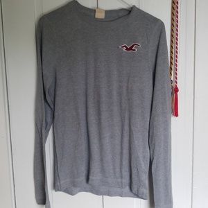 hollister gray long-sleeved tee